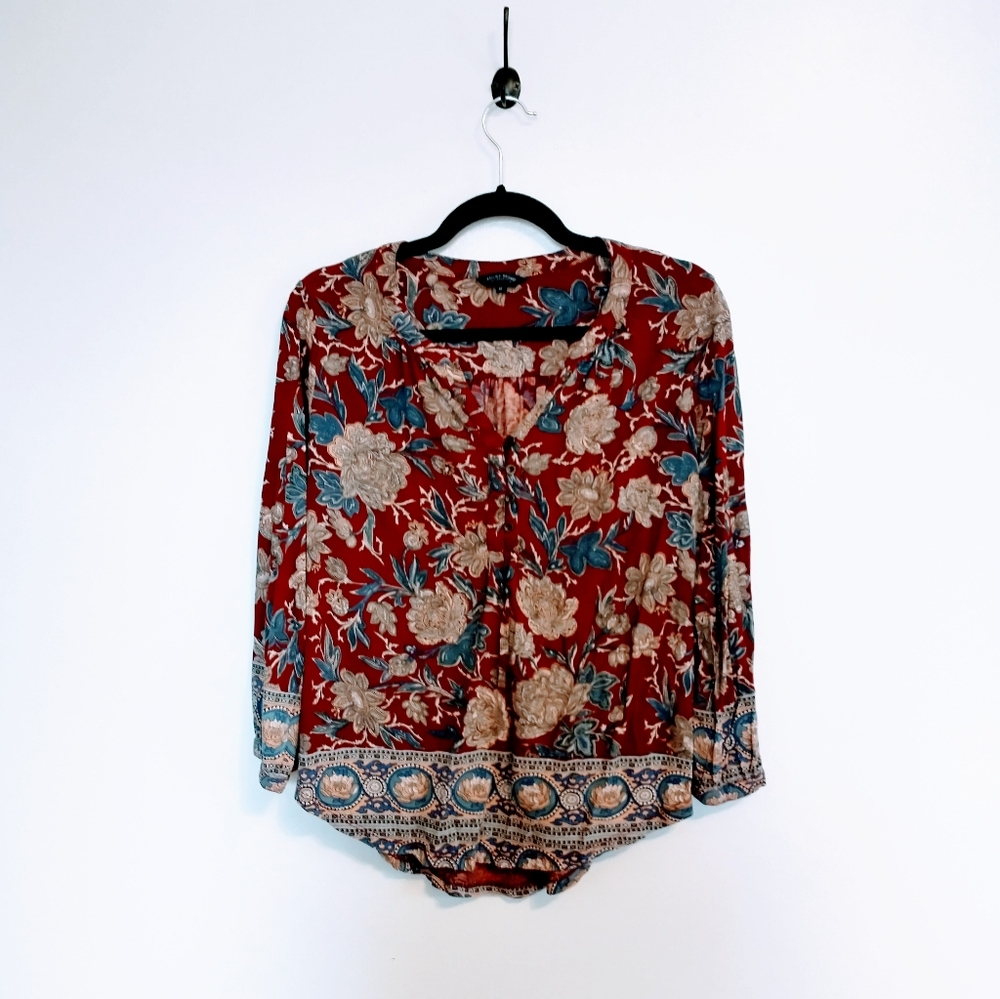 Lucky Brand paisley boho peasant top with half button front size medium, claw on